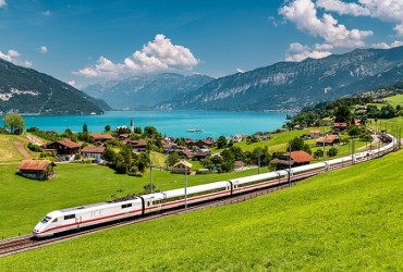 Train by Lake Brienz near the Jungfrau region