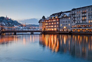 Christmas atmosphere with a view of Kramgassesteg and Guetsch, Lucerne